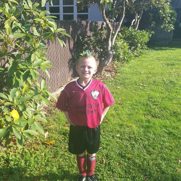 Meet your Posher, Nicole - Picture 1 of 1